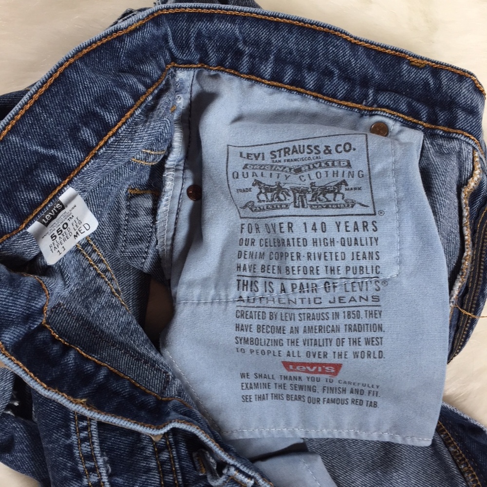Vintage Levis 550 High Waist Mom Cutoff Shorts - Picture 5 of 5